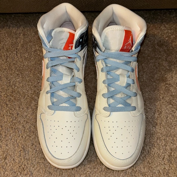 Jordan 1 Mid GS “Stitch” Sneakers - Picture 4 of 8